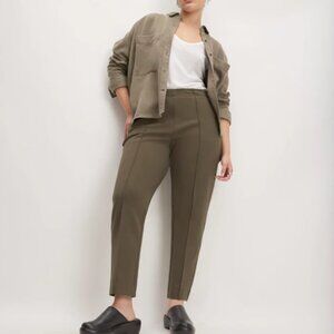 EVERLANE pull on dream pant in green - size large